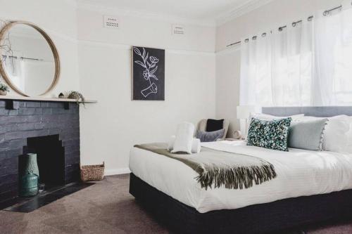Live in the Heart of Mudgee at Fairbairn Cottage, Маджи (фото 2)