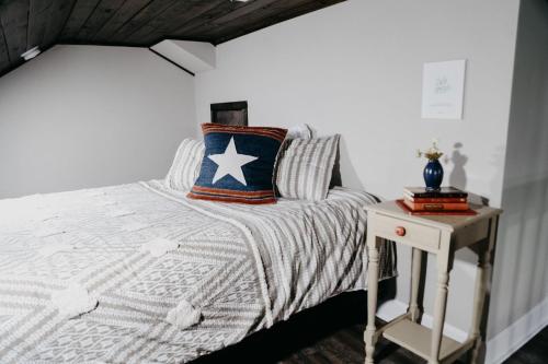 Creeds Cottage at Four Oaks in New Braunfels, USA