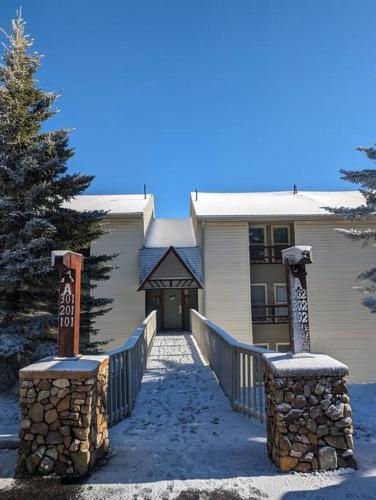 Evergreen Escape At Snowshoe in Snowshoe, USA
