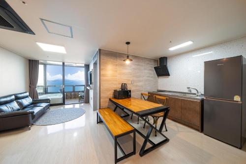 Le Paradis Ocen view Spa Pension in Mandeok-dong