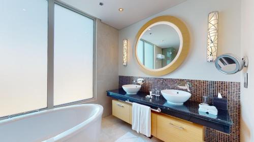 room detail thumbnail 2