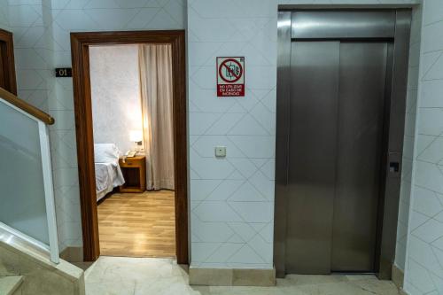 Hotel Granada Centro - image 10