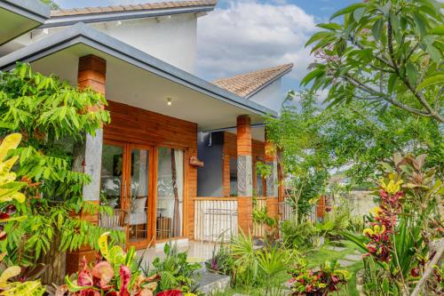 Bhavana Cottage Room Type - Double Room with Mountain View
