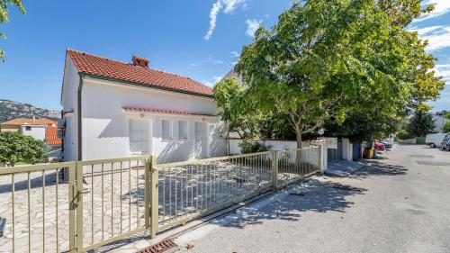 Große Terrasse 200 Meter zum Strand