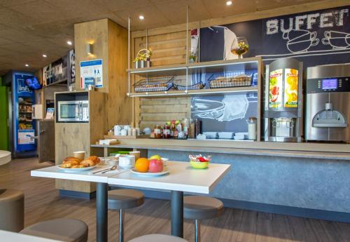 Food and beverages, ibis budget Marseille Timone in District 05