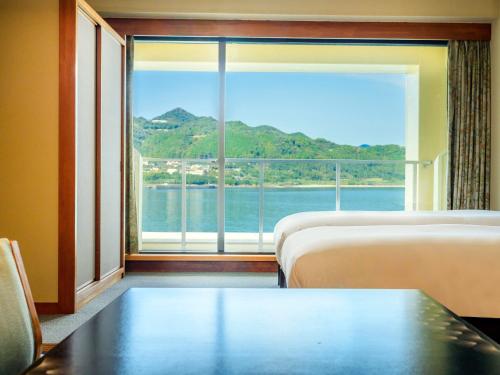 Standard Japanese Western (Ocean View)(Nonsmoking)