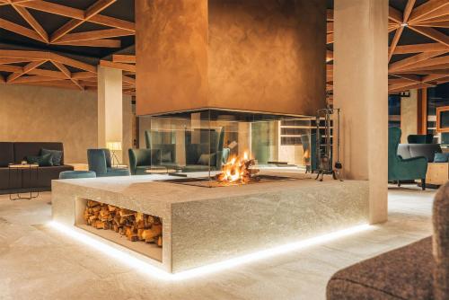Bar/lounge, Hotel Laudinella in Saint Moritz