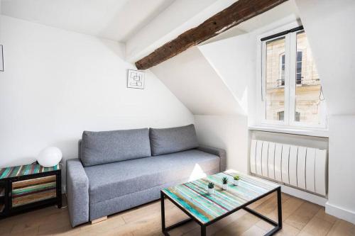 Promo! Best location! Duplex apt near the Louvre, Paris