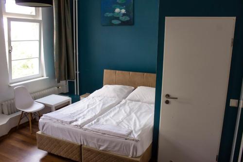 Metropol Hostel Berlin Room Type - Single Room