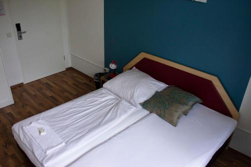 Metropol Hostel Berlin - image 11