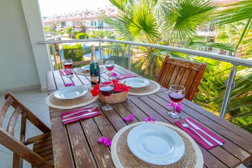 2 bedrooms, 4 beds