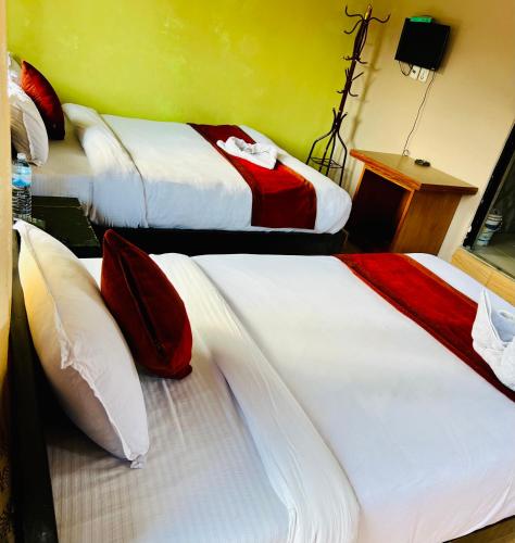 Hotel Donosti Pokhara – Pokhara, FL