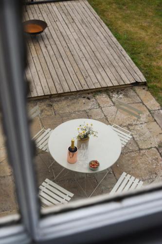 Retreat East - image 11