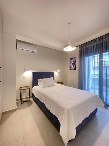 Athenean Gem near Athens Metro Mall 4