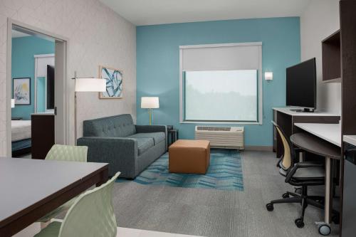 Home2 Suites Orlando Southeast Nona Room Type - One-Bedroom King Suite