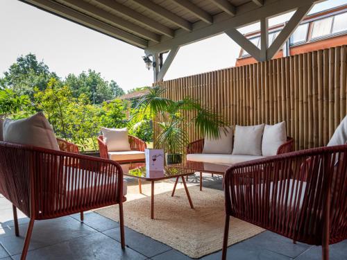 Bar/lounge, Elizabeth Lifestyle Hotel in Navile