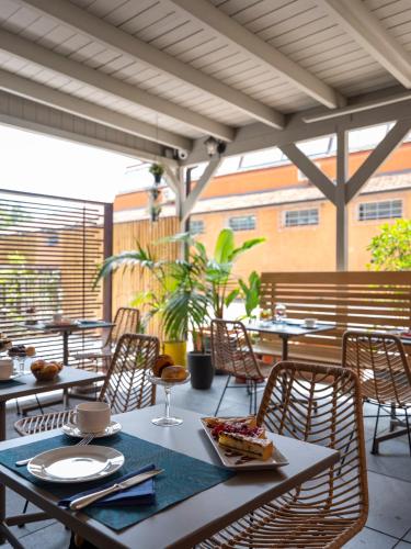 Food and beverages, Elizabeth Lifestyle Hotel in Navile