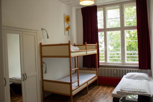 Metropol Hostel Berlin - image 14