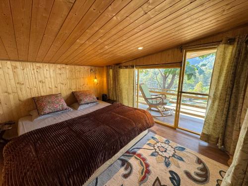 Double Room with Park View image 8