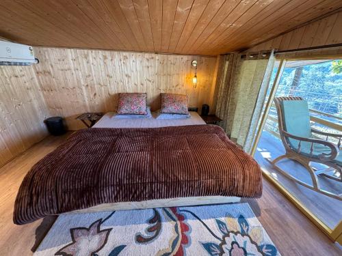 Double Room with Park View image 6