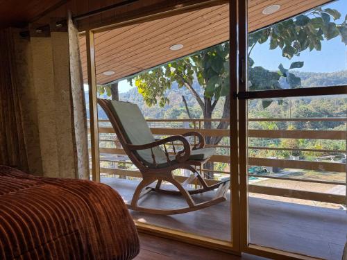 Double Room with Park View image 7