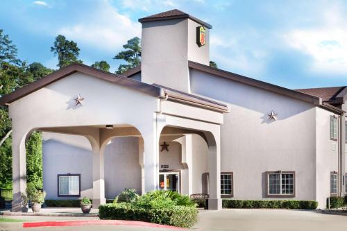 Super 8 by Wyndham Huntsville in Huntsville, USA