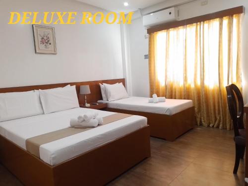 1 double bed, 1 twin bed