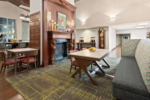 Hampton Inn & Suites Scottsburg - image 25