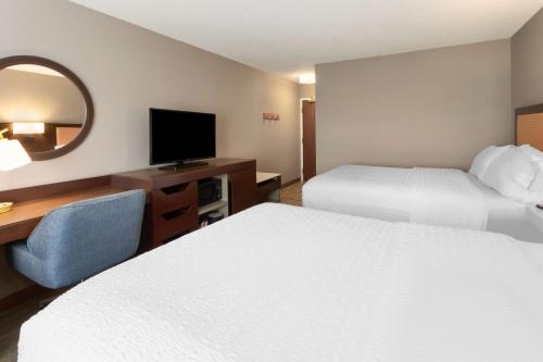 Hampton Inn & Suites Scottsburg - image 39