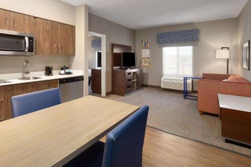 Hampton Inn & Suites Scottsburg - image 23