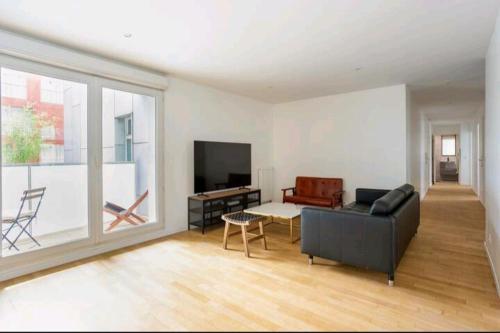 Familly-ParisStadeFrance/balcony & 2Parkings /85m2 - Location saisonnière - Aubervilliers