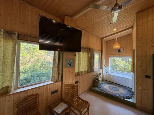 Double Room with Park View image 9
