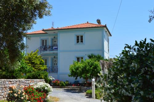  Troumpas Family Rooms & Apartments, Pension in Leonidi bei Mitrópolis