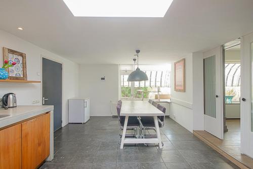  Villa Pakhuys - groepsaccommodatie - Julianadorp aan Zee in Den Helder
