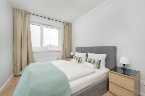 Pleasant Decor, Balcony & Parking Wrocław by Noclegi Renters, Radwanice