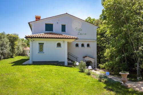 Villa Laura in Medulin for 8 persons only 1.5 km from the beach