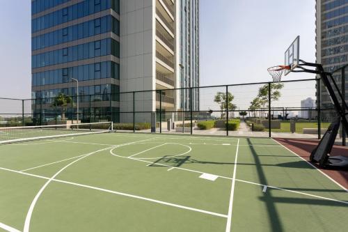 LUXE 2BR with AMAZING VIEWS at DOWNTOWN VIEWS - main image