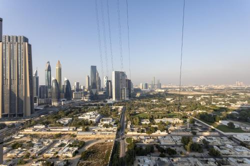 LUXE 2BR with AMAZING VIEWS at DOWNTOWN VIEWS - image 4