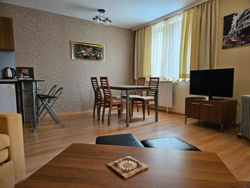 Enjoy Studios and Lovely Apartment Villa Park