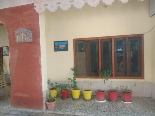Red king home stay - image 4