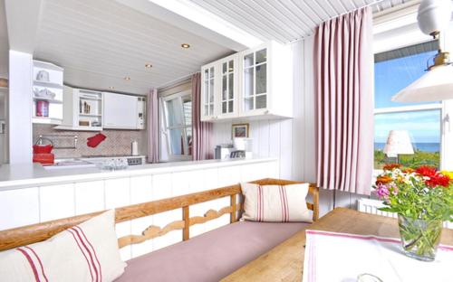 Melenbarig Hues in Munkmarsch