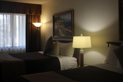 O'Cairns Inn and Suites in ลอมพอก (CA)