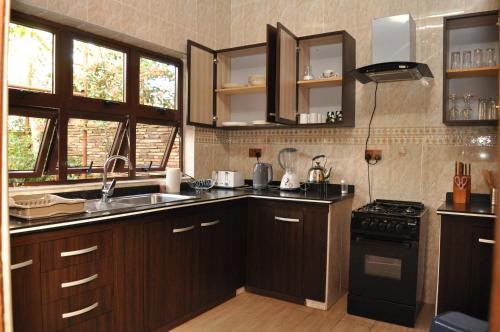 Santa Monica Home Lodge in Akosombo