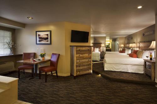 POSTMARC Hotel and Spa Suites Room Type - Luxury Suite with Spa Bath