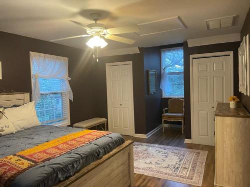 Stay at Emma Jean Retreat in Sumter! in Sumter Belváros