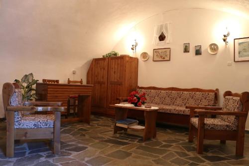 ห้องส่วนกลางสำหรับนั่งเล่น/ดูทีวี, Maleatis Apollo Guesthouse in คอสมาส