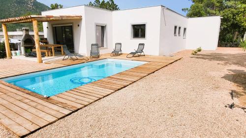 Villa Silvio, 8 pers, piscine, 15 minutes plage en voiture - Location, gîte - Zonza