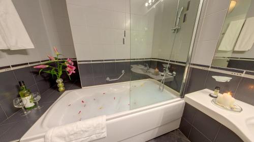 Europe Hotel - image 11