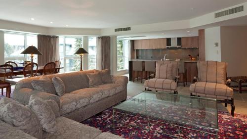 Le Chamois 206 | Large Ski-In Ski-Out Condo at Blackcomb Base with Pool, Hot Tub, & Gym in Whistler, Canada