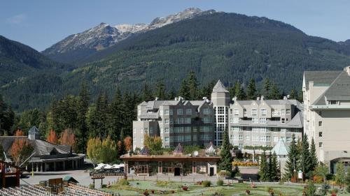 Le Chamois 206 | Large Ski-In Ski-Out Condo at Blackcomb Base with Pool, Hot Tub, & Gym in Whistler, Canada